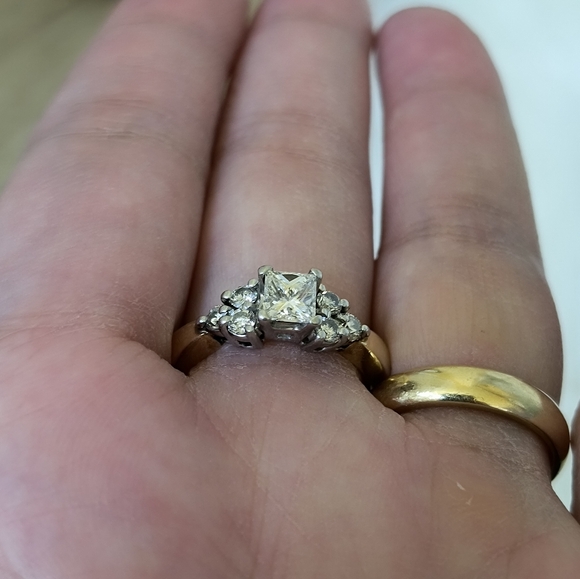 14k & Platinum Diamond Ring - Picture 14 of 14